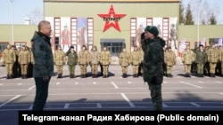 Глава Башкортостана Радий Хабиров (слева)
