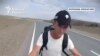 Павлодардан Алматыға лонгбордпен жол тартқан саяхатшы