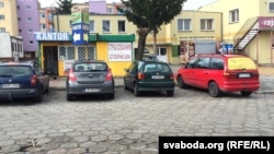 Шыльды і рэкляма па-расейску ва ўсіх буйных крамах і рынках Бялай-Падляскі