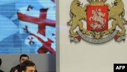 Проект под названием «Президент отвечает на вопросы народа» транслировали все грузинские телеканалы
