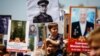 Участники шествия «Бессмертный полк» в день празднования 72-й годовщины победы во Второй мировой волне. Алматы, 9 мая 2017 года.