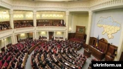 Сегодня новоизбранные франкции будут решать с президентом вопрос о коалиции