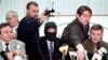 Проблемы Михаила Трепашкина (слева) начались после того, как он выступил вместе с Алекскандром Литвиненко (справа) с обвинениями в адрес руководства ФСБ