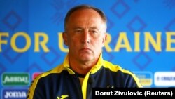 Тренер сборной Украины по футболу Александр Петраков 