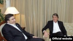 Михаил Саакашвили и Виктор Ющенко видят у ГУАМ многообещающее будущее