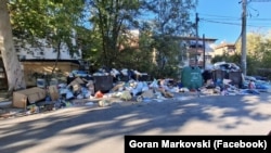 Отпад покрај контејнери во Скопје, септември 2025