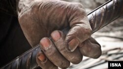 یک کارگر ایرانی- عکس: امین خسروشاهی/ایسنا
