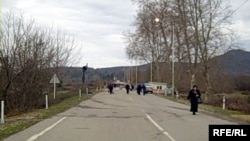 В те минуты, когда в Гали начиналась очередная встреча, грузинское МВД распространило информацию о раскрытии заказного убийства бывшего главы зугдидского спецназа Дмитрия Кордзадзе