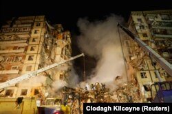Последствия удара по жилому дому в Днепре