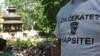 Sa protesta zbog raspisivanja potjernica u Srbiji za slučaj "Dobrovoljačka", Sarajevo, maj 2009, Foto: Midhat Poturović 