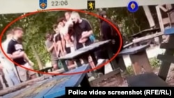 Captură de ecran dintr-un video difuzat de poliție care ar arăta moldoveni instruiți în Serbia în gestionarea protestelor, la antrenamente organizate de Rusia.