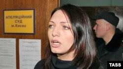 Мирослава Гонгадзе перед началом суда над убийцами ее мужа.