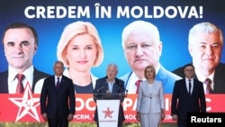 Patriotski izborni blok je započeo svoju izbornu kampanju krajem augusta. Veteran Socijalističke partije Igor Dodon (levo), bivši predsednik Moldavije, dugo je održavao bliske veze sa Moskvom.