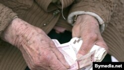 Сенатора Левона Чахмахчяна обвиняют в том, что он взял взятку в 300 тысяч долларов за исключение некоторых документов из материалов проверки Счетной палаты
